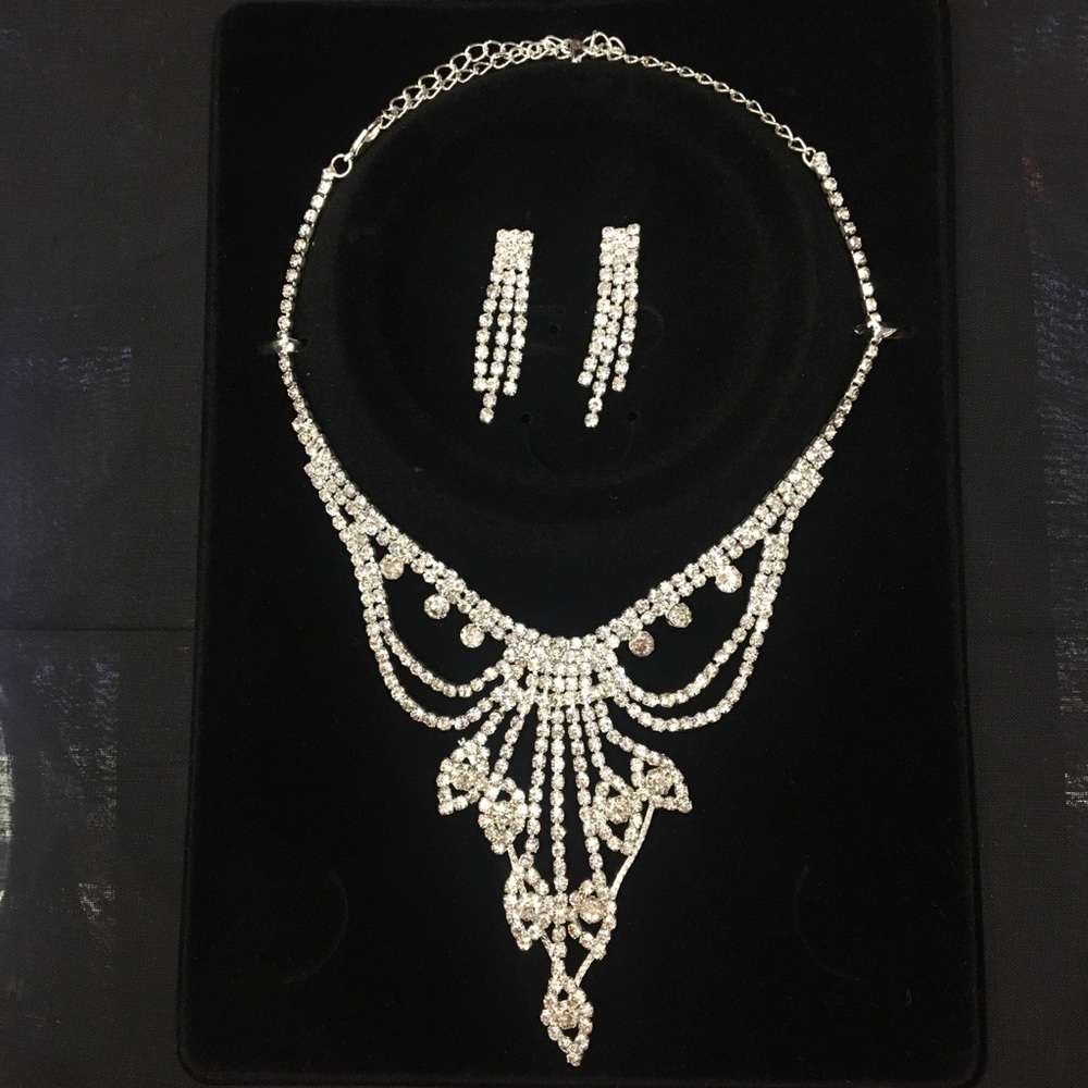 🆕 bridal necklace and earring set